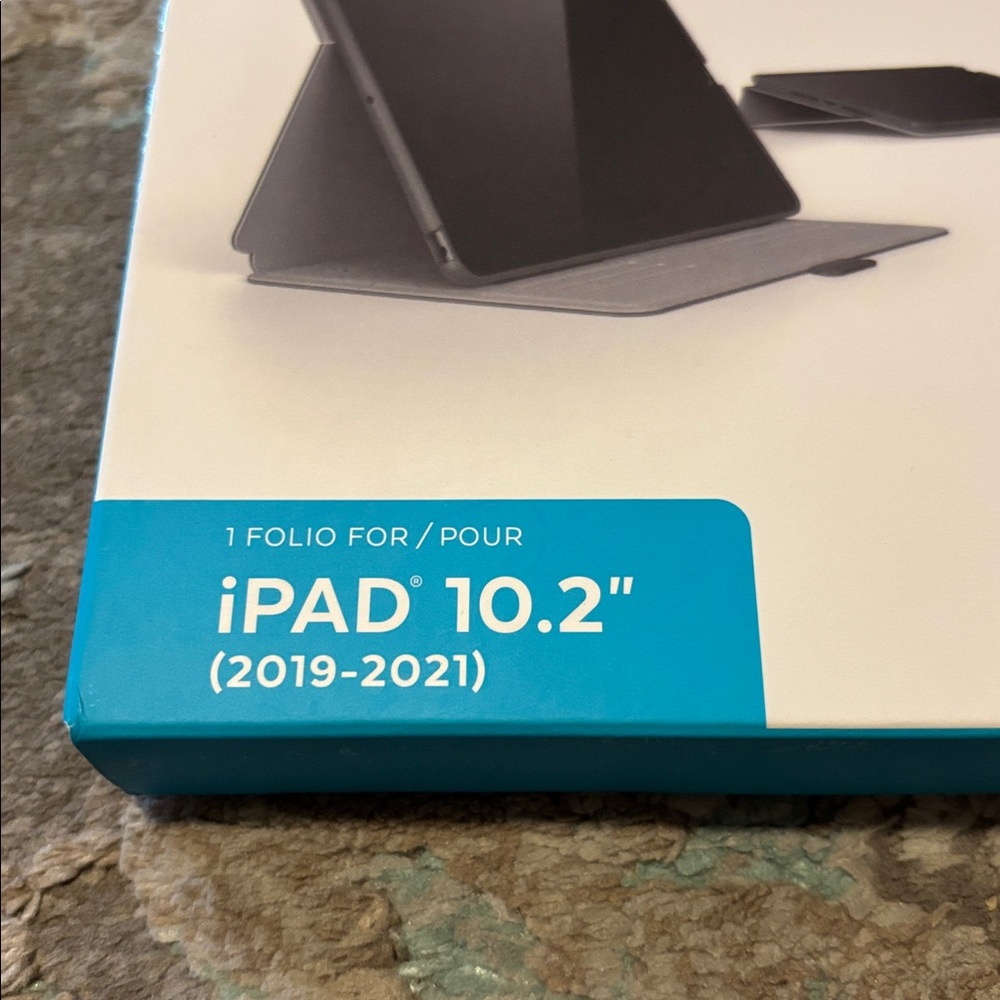 Speck Black Balance Folio for iPad 10.2” (2019-2021) - Picture 3 of 8